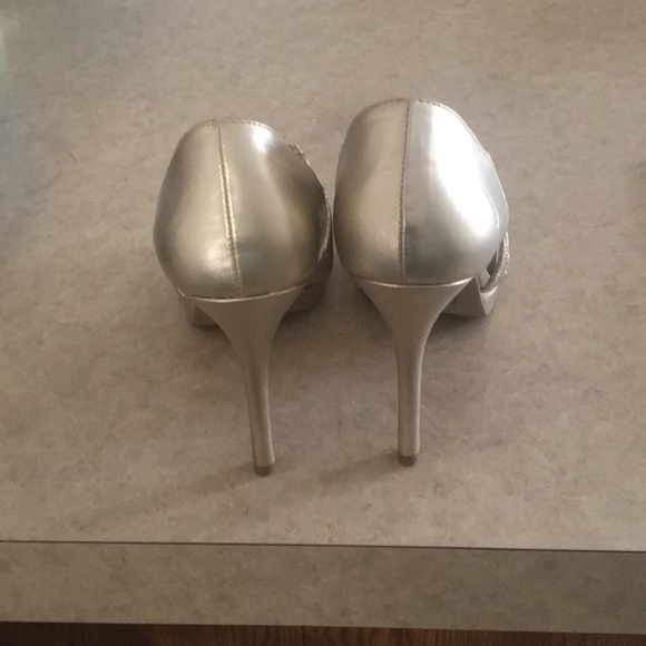 Golden party shoes - Picture 2 of 5